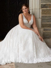 Curvy Brides