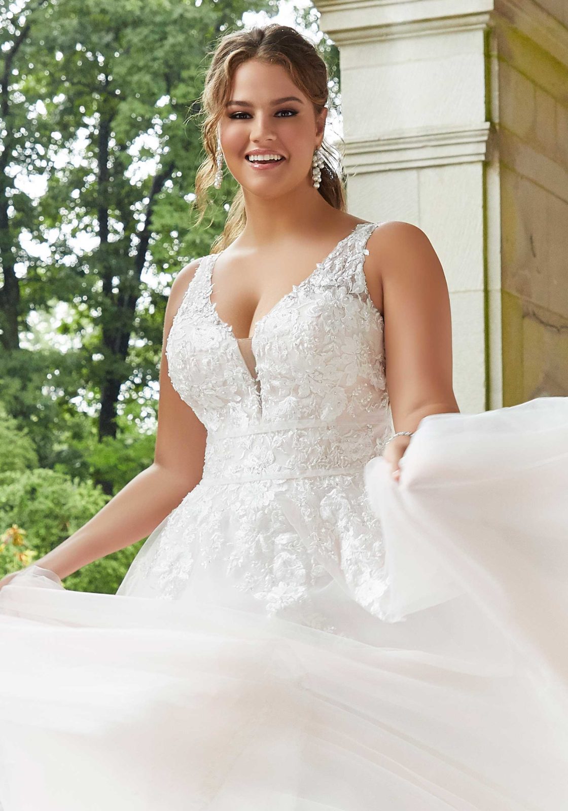 SEE CURVY BRIDES